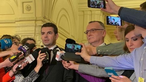 Daniel Constantin și Sorin Cîmpeanu au fost primiți în PNL și au devenit membri în Biroul Executiv al partidului / Deputații Pro România care au votat învestirea Guvernului Orban s-au înscris și ei în PNL