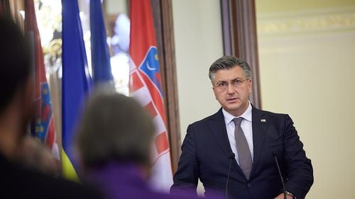 Guvernul prim-ministrului croat Plenkovic supravieţuieşte unei moţiuni de cenzură privind un caz de corupţie
