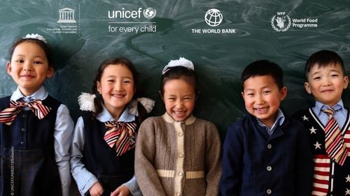 Întoarcerea copiilor la clasă e vitală, dar trebuie să se bazeze pe politici și măsuri clare de siguranță, susţine ghidul UNESCO și UNICEF pentru redeschiderea școlilor