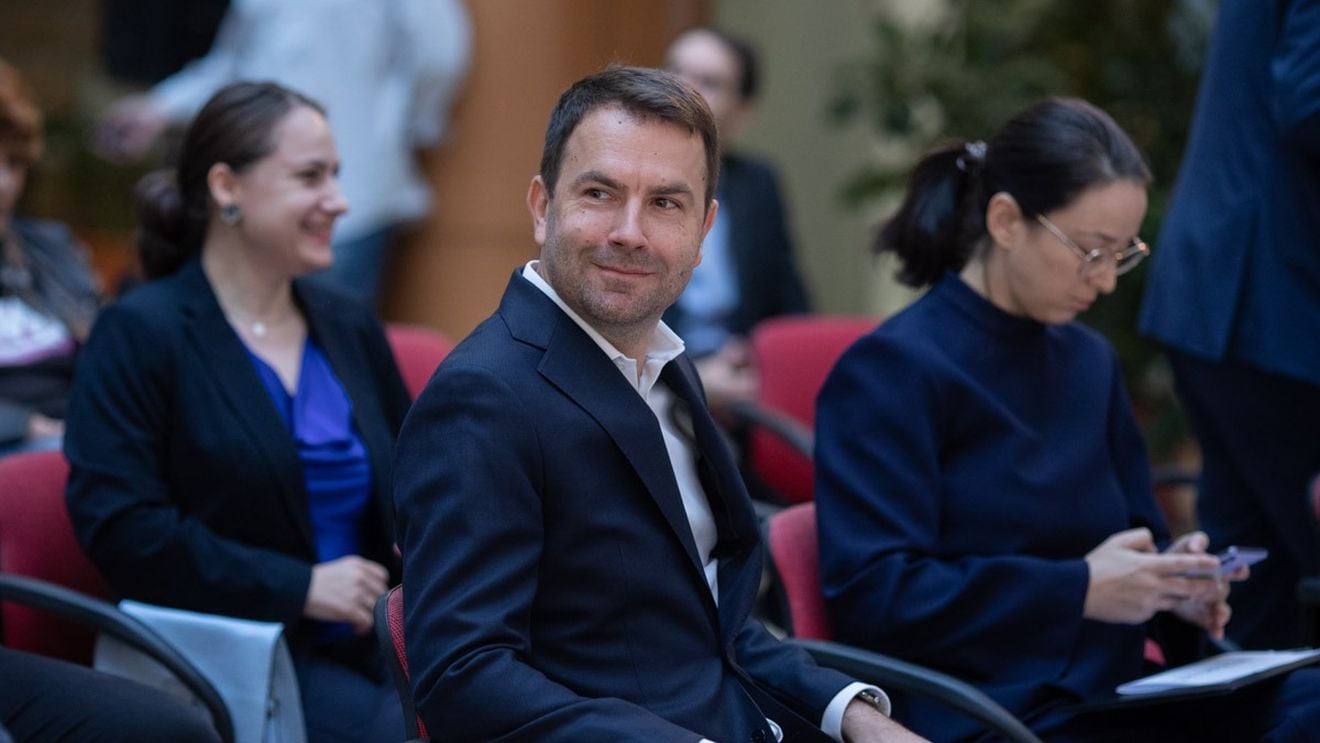 Cătălin Drulă, despre ministrul Budăi: Pentru ministrul pensiilor speciale, faptul că România riscă să piardă miliarde de euro, bani din PNRR, nu e important. Important e ca pensia specială de 18.000 de lei a lui Ciucă să rămână intactă. Aşa că refuză să vină în Parlament