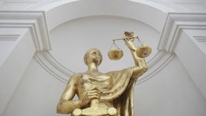 De ce a fost achitat definitiv un om de afaceri condamnat inițial la 15 ani de detenție pentru că ar fi devalizat compania unui investitor german / Nikolaus Mann a fost condamnat în alt dosar pentru că a vrut să mituiască judecătorii Înaltei Curți