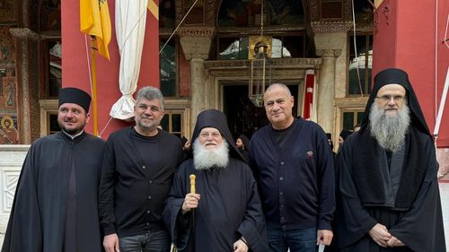 Ciolacu, în vizită la Muntele Athos: ”Niciun păcătos nu merită o asemenea primire” / Sfat primit de la călugări: ”Niciodată să nu spui ”tu ai făcut, tu ai rezolvat””