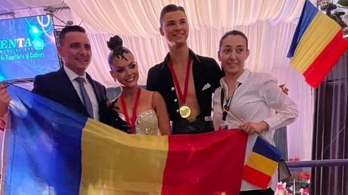 Doi elevi din Iași, campioni mondiali la dans, categoria Latin Junior II
