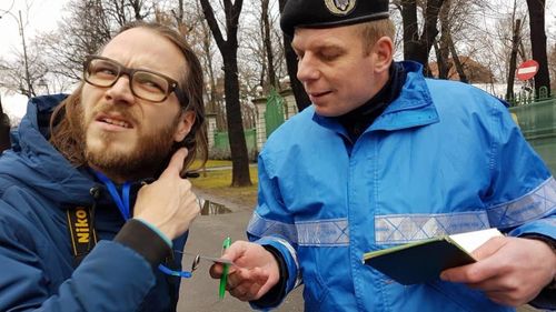 Jurnalistul german ridicat de jandarmi: Am fost acuzat de lucruri contradictorii; au încercat să mă facă să semnez un avertisment pe care nu l-am putut vedea