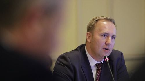 Victor Costache, întrebat de ce a venit în Prlament, deși procedura îi cerea autoizolare 14 zile: ”Trebuie actualizată. Dacă stăm după proceduri, nu mai facem nimic”