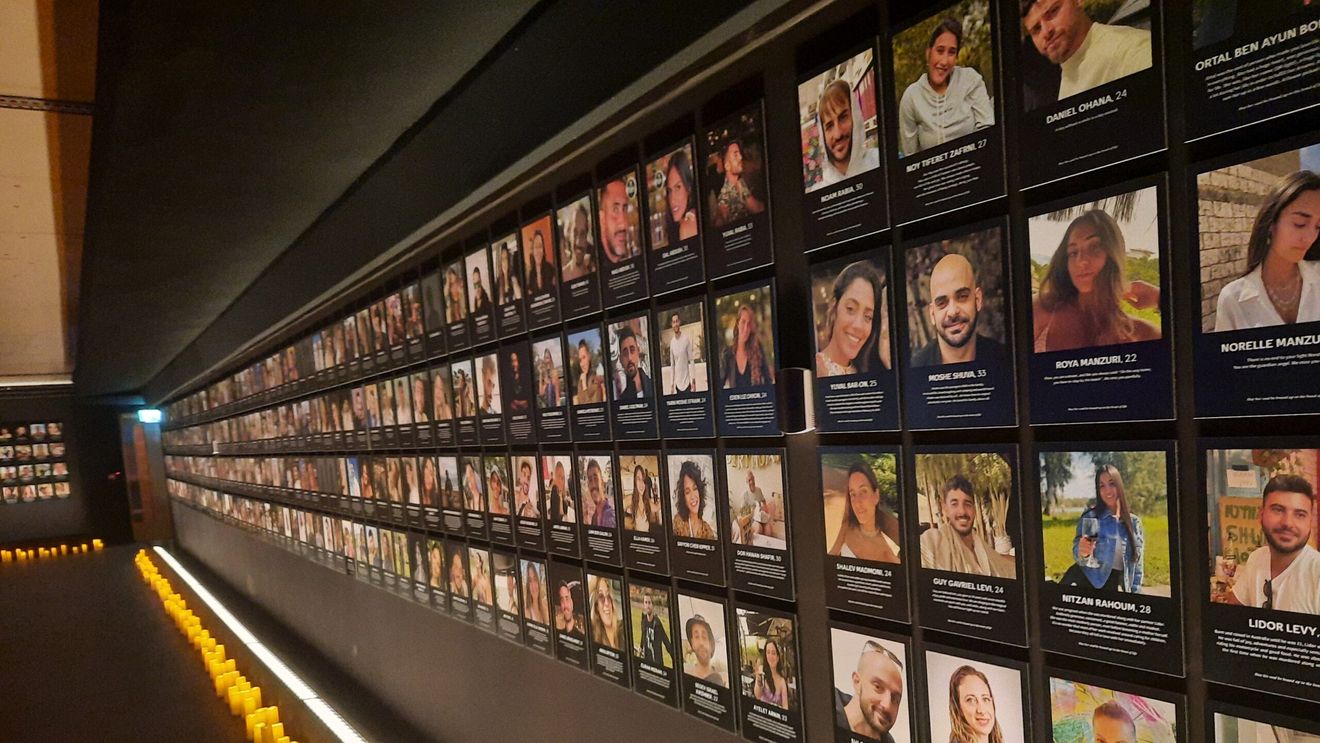Expoziția Festivalul Nova care documentează masacrul comis de Hamas în sudul Israelului pe 7 octombrie 2023 s-a deschis la Londra