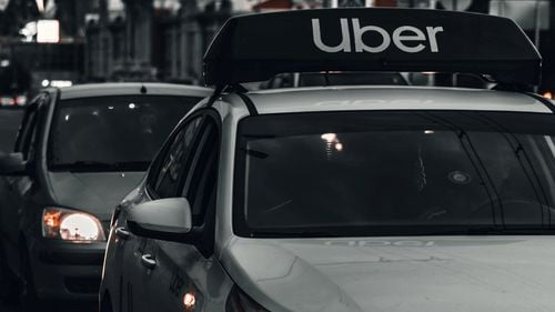 Uber colaborează cu Pony AI pentru lansarea de taxiuri autonome în Orientul Mijlociu
