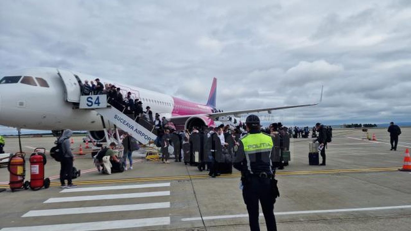 Peste 3000 de evrei hasidici tranzitează Aeroportul Suceava la întoarcerea din pelerinaj / Măsuri speciale luate de autorități / Se întorc din Ucraina, unde au mers la Uman, cu ocazia sărbătorii Roș Hașana (Anul Nou evreiesc)