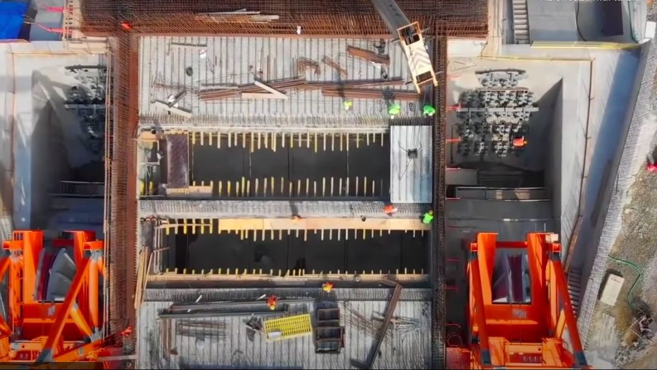 VIDEO Podul de la Brăila : şantierul pentru pod şi drumuri de legătură se apropie de 50 %- Drulă