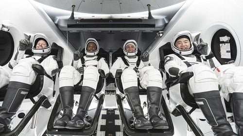 Patru astronauţi au părăsit Staţia Spaţială Internaţională la bordul unei nave SpaceX, către Pământ