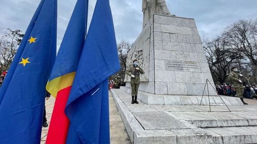 Dispută pe marginea Monumentului ostașului sovietic din centrul Timișoarei: prefectul îi cere primarului să-l scoată din Parcul Scudier / Primarul vrea dezbateri pe subiect pentru a vedea ”ce am putea pune în loc”