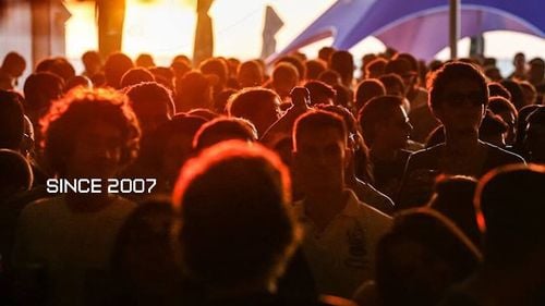 Polițiștii îl contrazic pe organizatorul Sunwaves privind drogurile îngropate pe plajă: Induce în eroare opinia publică, DIICOT a găsit droguri, dar în februarie și pe o altă plajă