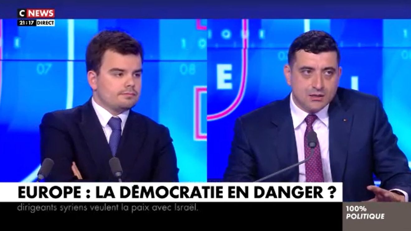 VIDEO George Simion, luat peste picior de moderatorii unei televiziuni franceze după ce l-a acuzat pe Macron de ”tendințe dictatoriale” și a comparat Franța cu Iran: ”Jigniți mulți francezi vorbind așa. Franța e o democrație care nu are tendințe dictatoriale. Dacă vă numiți deja omologul dictator, asta e promițător pentru relațiile României cu Franța” / ”Preluați exact argumentele lui Putin”