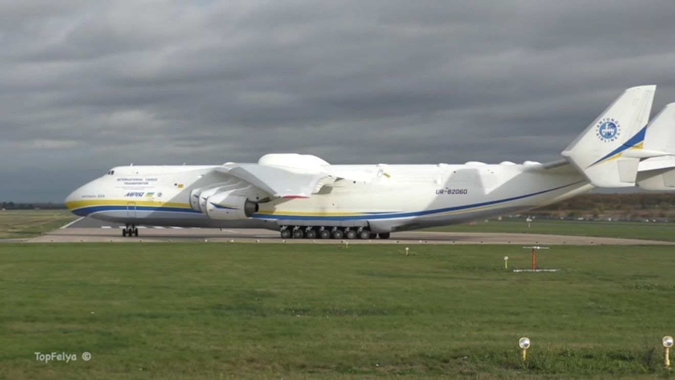 Cel mai mare avion din lume, un Antonov AN-225, va ateriza joi pe Aeroportul ”Henri Coandă” din București