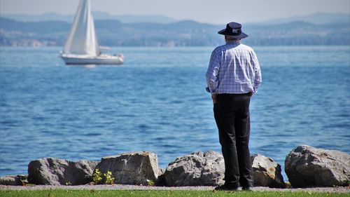 ”Sunt oncolog, iată ce fac pentru a-mi reduce riscul de cancer” / Un medic american cu istoric de cancer în familie vorbește despre cum poți evita boala / 40% din cazuri pot fi evitate