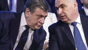 Crin Antonescu: Există candidaţi care vând pielea ursului din pădure, inclusiv domnul Ponta, care îl schimbă pe domnul Ciolacu. Nu, nu poate să-l schimbe / Nu are rost să pornim de la ideea că alegerea unui preşedinte atrage aducerea unui nou prim-ministru