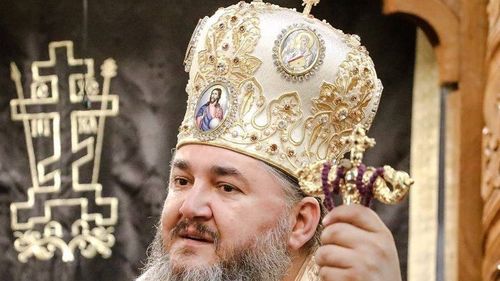 Curioasa transformare a episcopului Ambrozie al Giurgiului. Anul trecut a făcut Covid și critica teoriile conspiraționiste, acum le cere credincioșilor să nu se grăbească la vaccin