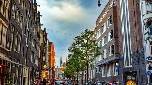 Patru cetăţeni străini, dintre care doi americani, răniţi în atacul cu cuţit din Amsterdam