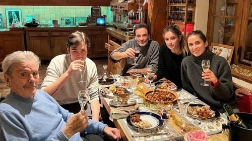 Război pentru averea lui Alain Delon: Fiul cel mic al marelui actor își dă în judecată frații pentru a anula testamentul