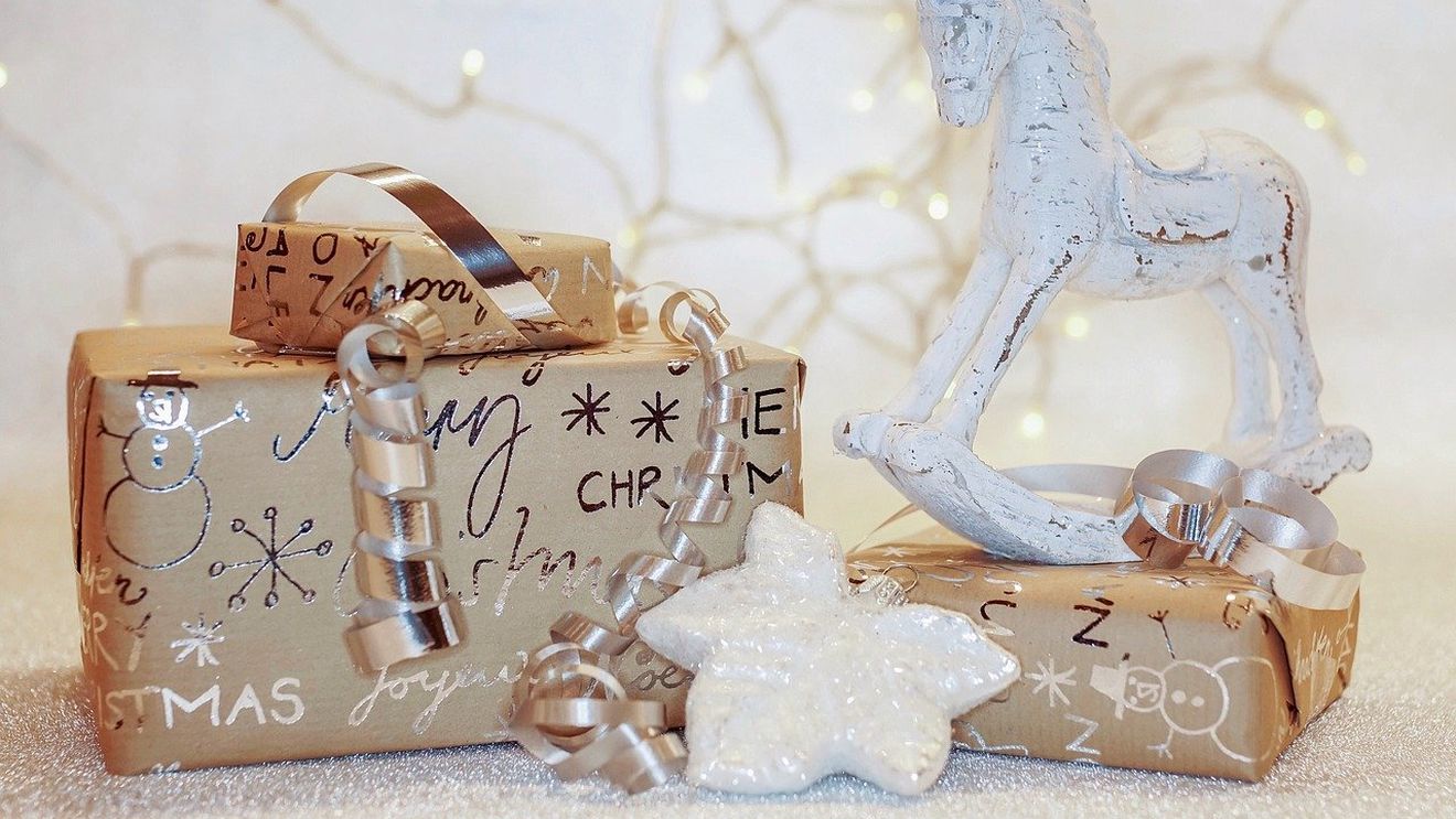 De la nuci la iPad. Care au fost primele daruri ale Crăciunului și cum arată topul celor mai populare jucării de sărbători din Occident din ultimele decenii