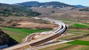 Etapă majoră în modernizarea liniei de tren Brașov – Sighișoara: Asocierea Railworks a finalizat străpungerea tunelului Moreni