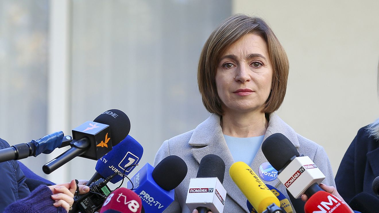 Maia Sandu se întâlneşte cu Emmanuel Macron