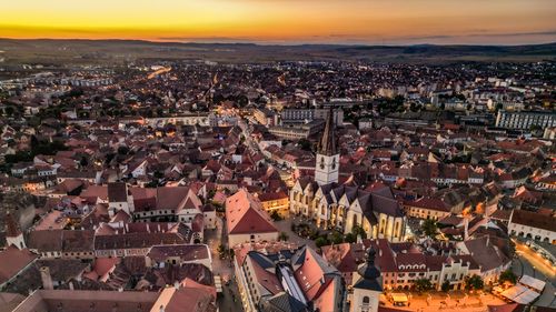 Unde se trăiește cel mai bine în România  / Cluj-Napoca conduce clasamentul la scorul obiectiv, iar Sibiu la evaluarea subiectivă a locuitorilor / Pe ce loc se plasează Brașov, Constanța, Craiova, București și alte orașe din țară