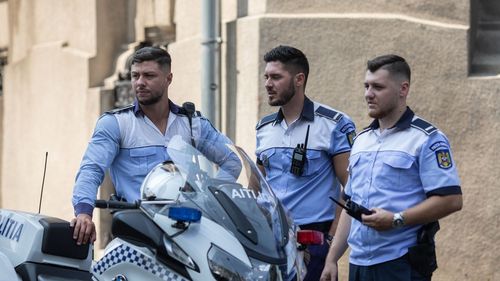 Poliţia Română scoate la concurs peste 1000 de posturi de ofiţeri de poliţie. Aproape jumătate sunt prin încadrare directă, din sursă externă