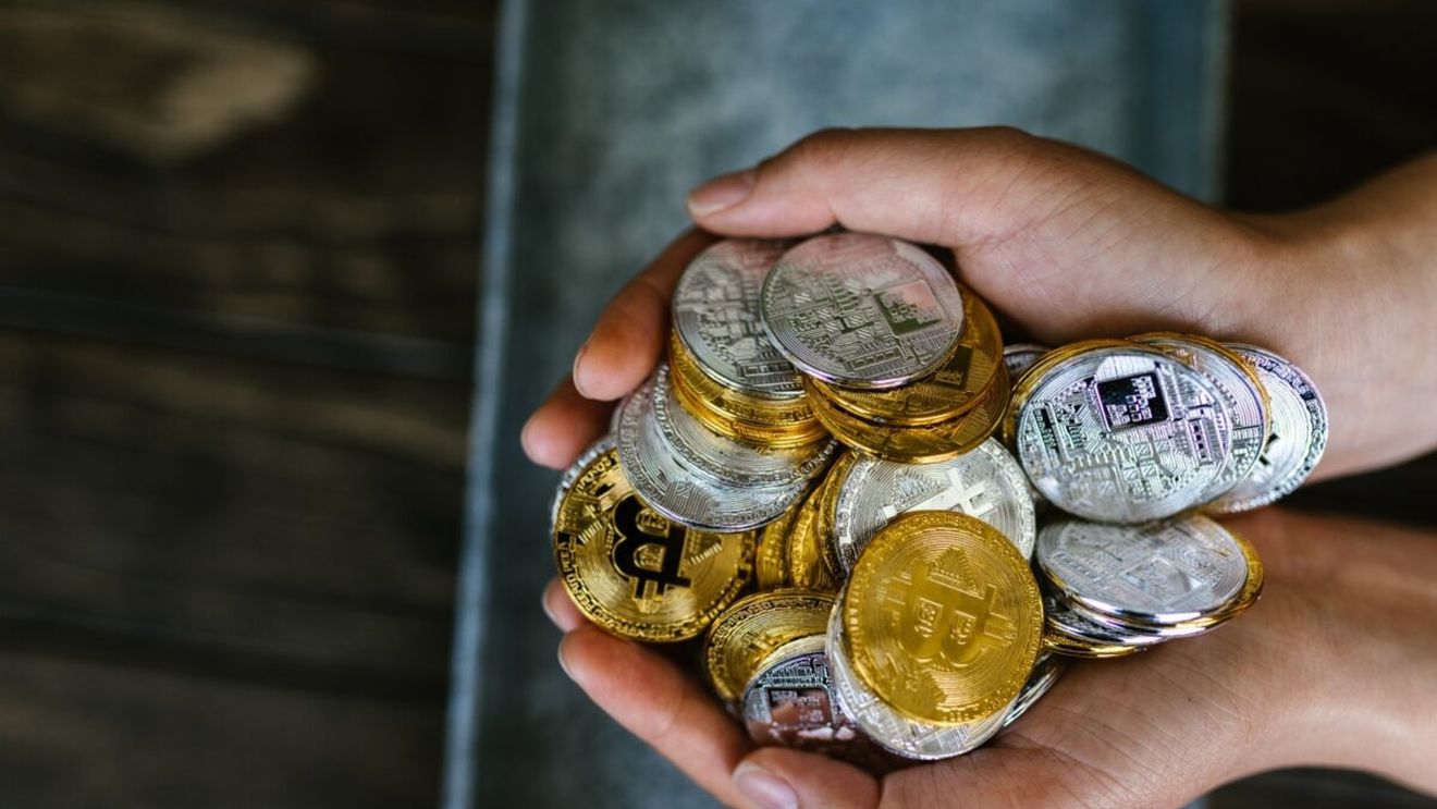 Avertismente din vechea gardă de afaceri despre "mirajul" cripto și NFT. De la "otravă de șobolan" la "teoria prostului mai mare"