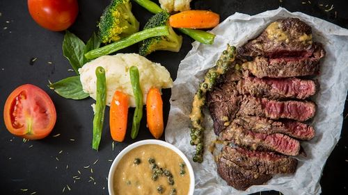 Punctele gastronomice locale: maxim 15 persoane pot servi masa simultan