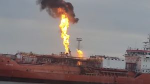 LIVE A început evacuarea în Ceatalchioi / “Unii oameni nu vor sa plece, plâng” / Pericol major de explozie pe Dunăre, unde arde un vapor cu gaze lichefiate / Nava turcească a fost atacată de o dronă rusească