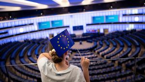 LIVE Alegeri europarlamentare: Bardella vizează postul de prim ministru în Franța / Bursa din Paris scade puternic / Extrema dreaptă, pe locul 1 în Franța și Austria, locul 2 în Germania și Belgia / Meloni și partidul său își consolidează poziția în Italia / Înfrângere dură pentru Macron și Scholz / Victorie pentru Tusk în Polonia