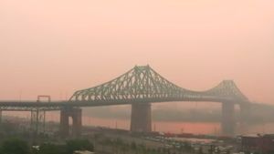 VIDEO Montreal devine orașul cu cel mai poluat aer din lume din cauza incendiilor de pădure din Canada