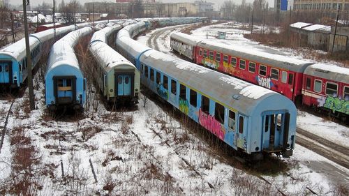 Ministerul Transporturilor: Vagoanele de dormit de pe rutele interne sunt vechi de 54 de ani / Pe rutele externe, companiile de transport străine sunt obligate să înlocuiască la graniță vagoanele românești, defecte