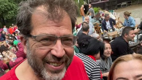 Poliţia Capitalei s-a autosesizat după ce mama unei tinere a susţinut că artistul Artanu i-a „hărţuit” fiica, într-un local / Până în prezent, nu a fost formulată nicio plângere penală şi nu există o sesizare directă