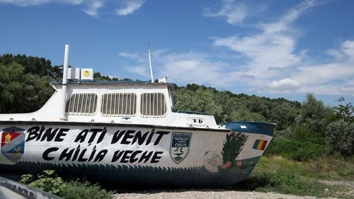 OFICIAL Un glonț ar fi trecut prin acoperișul unei bucătării din Chilia Veche / Proiectilul ar fi fost tras în casă dinspre România