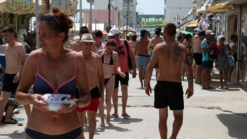 Presa din Bulgaria: Hoţi români de buzunare acţionează în staţiuni de pe litoralul bulgăresc şi după încheierea sezonului estival