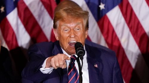 Donald Trump solicită 20.000 de noi ofiţeri pentru a ajuta la expulzări / ”Străinii ilegali care rămân în America se confruntă cu pedepse, inclusiv o perioadă semnificativă de închisoare”