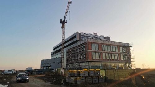 VIDEO Universitatea de Medicină din Timișoara construiește un campus modern în comuna Ghiroda. Va avea două amfiteatre, săli de cursuri și conferințe, un muzeu, sală de sport, bazin de înot și locuri de cazare