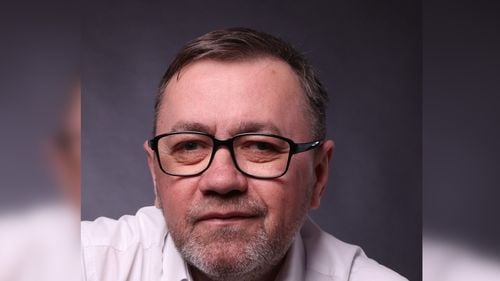 Paul Acatrini, sociolog: Nu există categorie de oameni care să nu fie afectată de alegeri. Alegem acum, ca să mai putem alege peste 5 ani / Cum îi afectează politica pe profesori