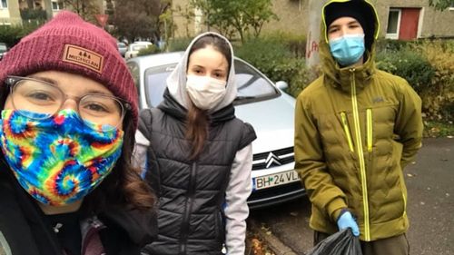 O americancă s-a îndrăgostit de Oradea, s-a înscris la facultate și a înființat un mic ONG pentru a curăța gunoaiele din oraș