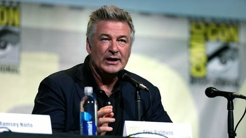 Cazul lui Alec Baldwin care a împușcat mortal un director de imagine pe platoul de filmare se închide după ce procurorii renunță la apel