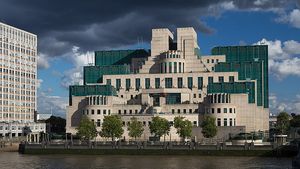 Beijingul acuză Londra de spionaj prin intermediul a doi oficiali chinezi
