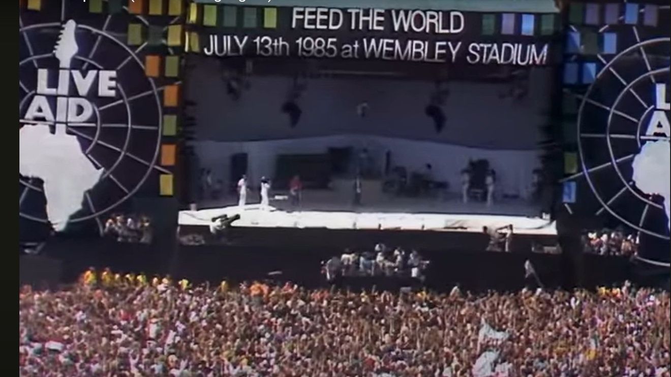 Aniversare - 40 de ani de la legendarul festival umanitar Live Aid, desfășurat simultan în SUA și Marea Britanie, care a reunit toate trupele de top din Europa și SUA