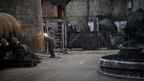 Bonusuri de instalare și scutiri de impozite - în schema de ajutor pentru marile investiții industriale lansată de guvern