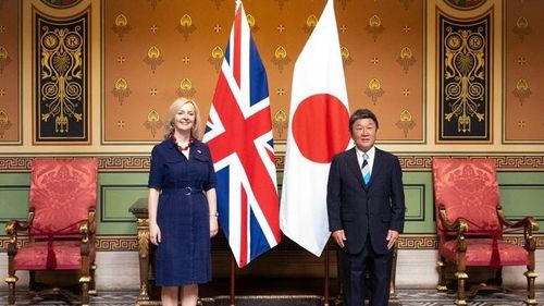 Marea Britanie a semnat cu Japonia primul mare acord comercial post-Brexit