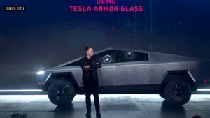 Tesla recheamă 3.878 de vehicule Cybertruck, pentru a repara pedala de acceleraţie care s-ar putea desprinde