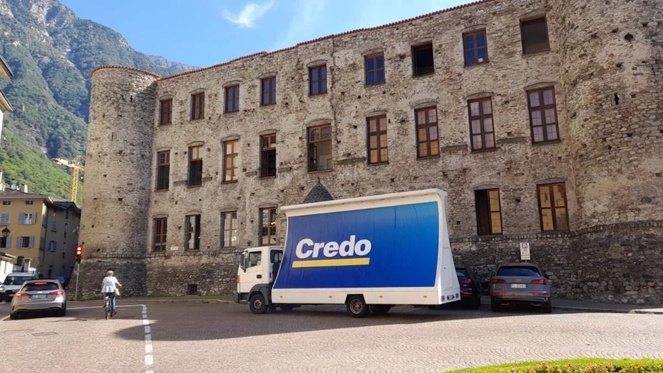 ”Eu cred” / O campanie publicitară misterioasă îi intrigă pe italieni / Religie, partid sau Ucraina sunt principalele ipoteze