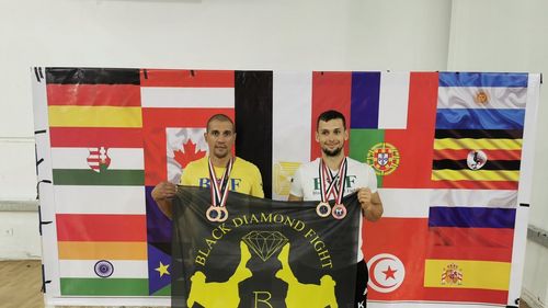 Doi mureșeni au cucerit trei medalii de aur și una de argint la Campionatul Mondial de Kickboxing de la Cairo