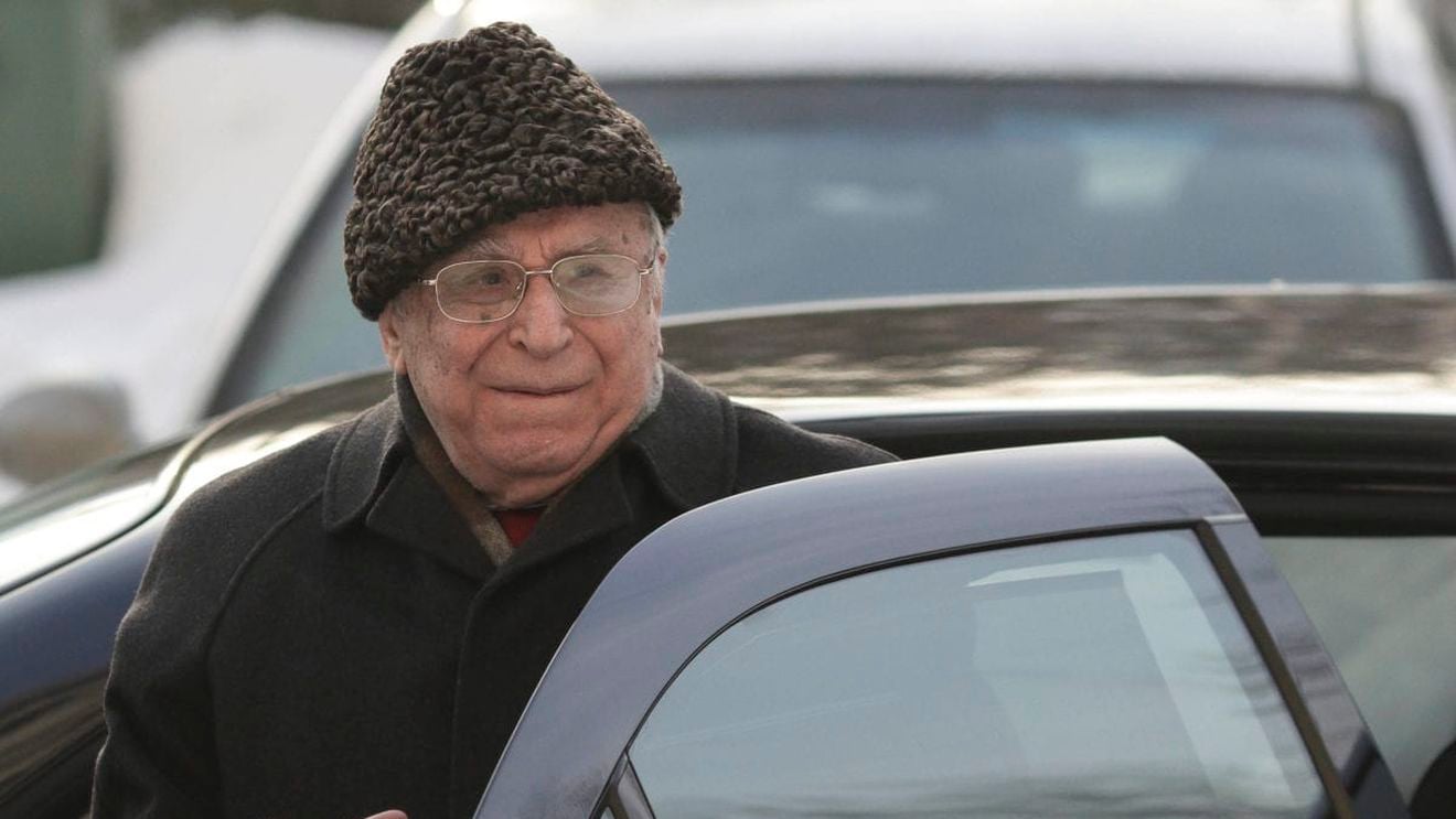 Spitalul Elias: Starea de sănătate a lui Ion Iliescu evoluează favorabil; fostul preşedinte rămâne internat